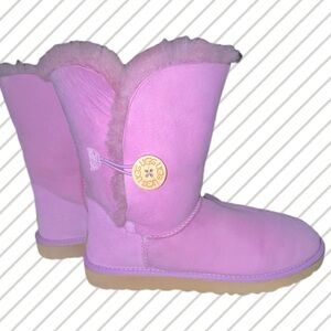 UGG Bailey Button Boots in Pink - Size 10